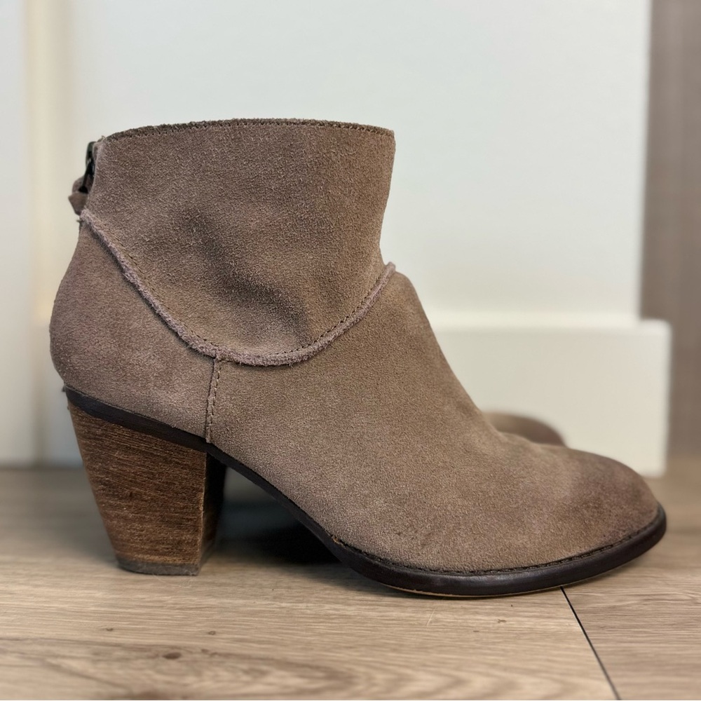 Steve‎ Madden Taupe Milaan Leather Suede Heeled Ankle Bootie - Picture 5 of 11